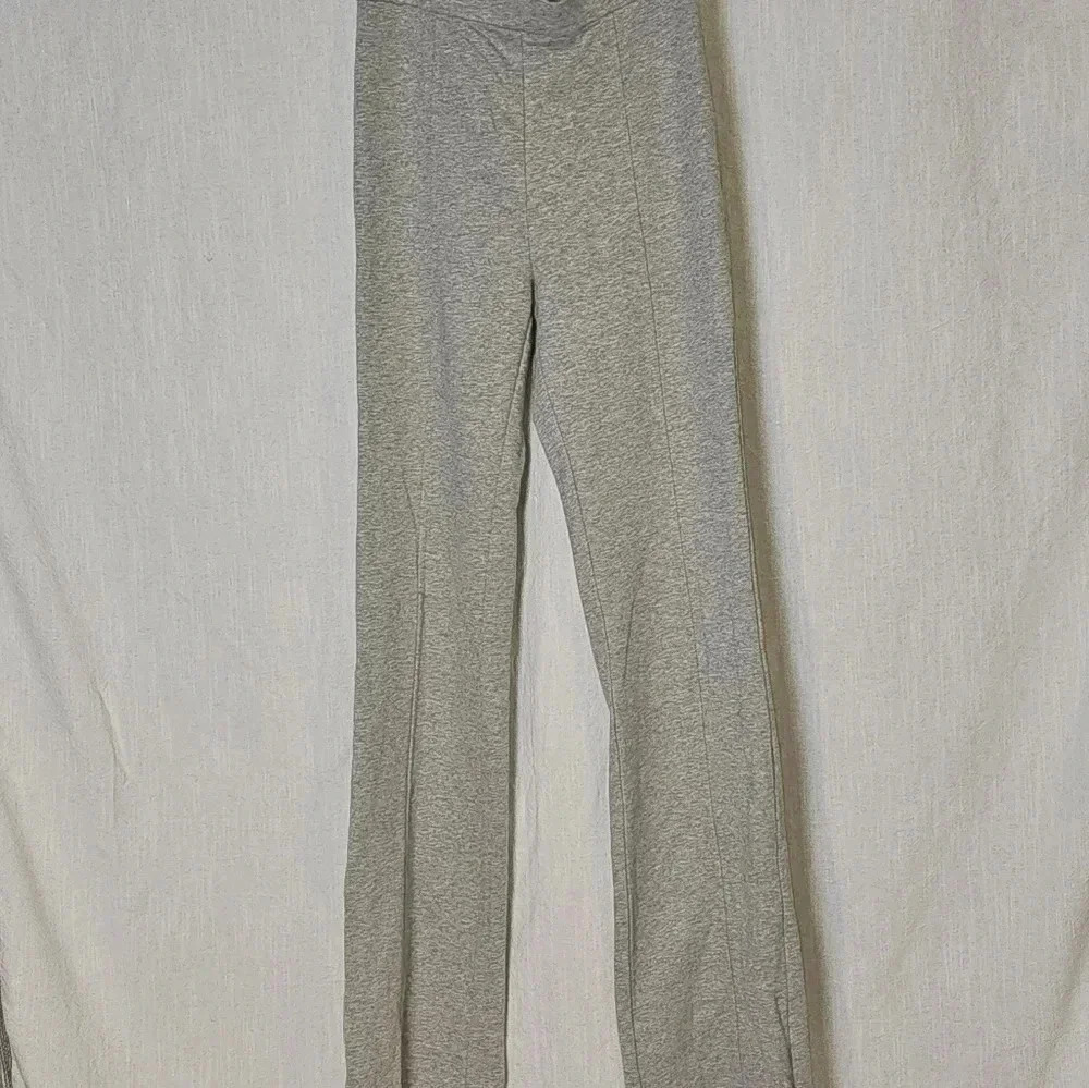 No Vacancy Wide Leg High Waisted Side Leg Zipper Accent Gray Leggings SZ L